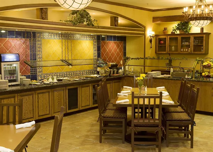 Hilton Garden Airport 3*