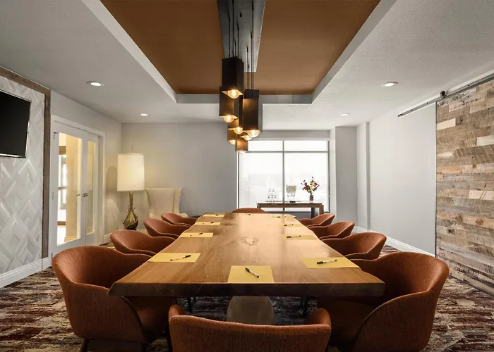 Hilton Garden Airport Hotel