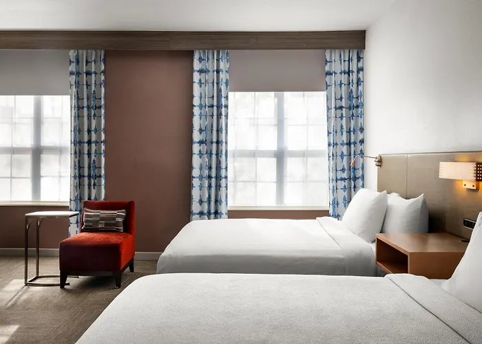 Hilton Garden Airport Hotel 3*