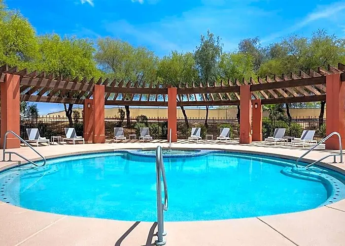 Hilton Garden Airport Hotel 3*