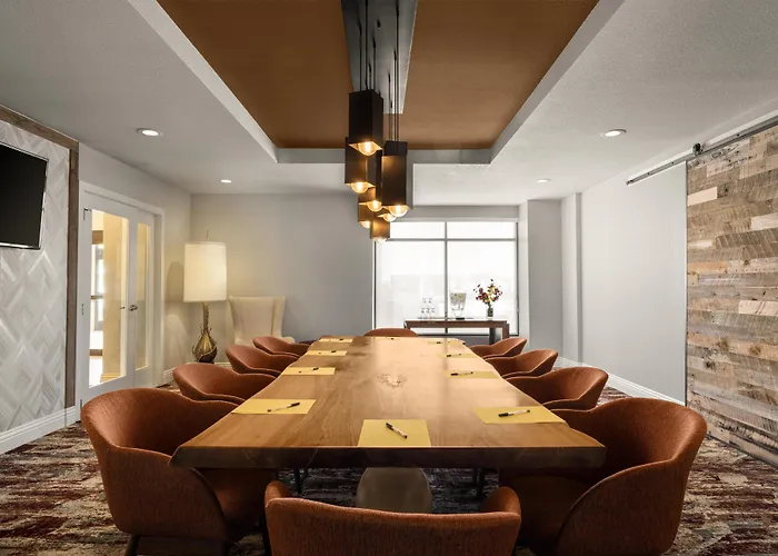 Hilton Garden Airport 3* Phoenix