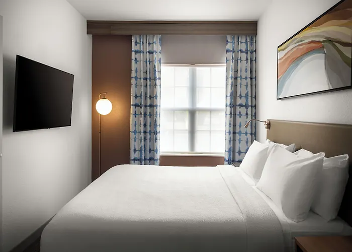 Hilton Garden Airport 3* Phoenix