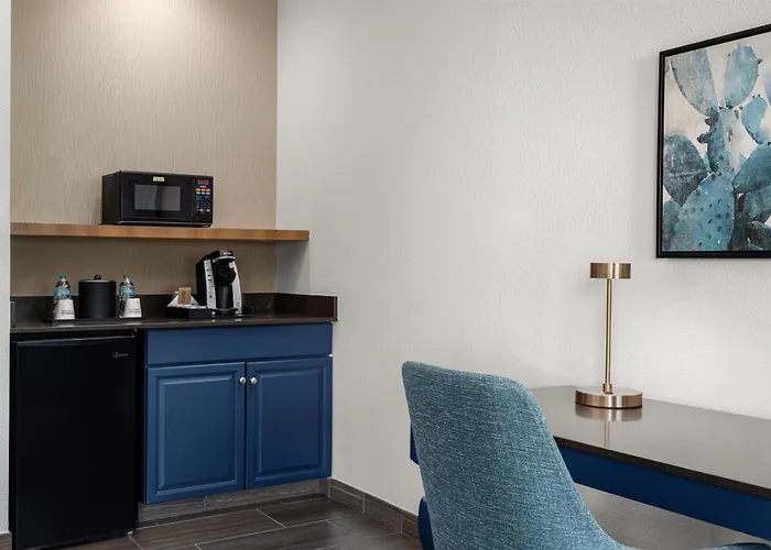Hotel Hilton Garden Airport 3*