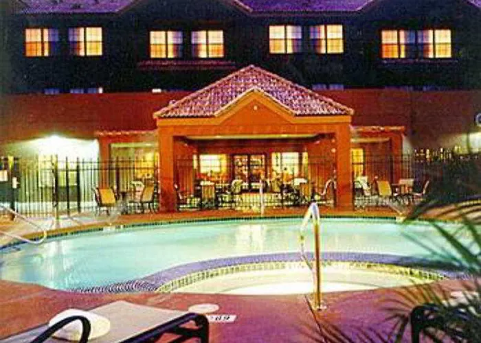 Hilton Garden Airport