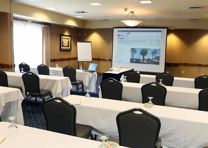Hilton Garden Airport 3* Phoenix