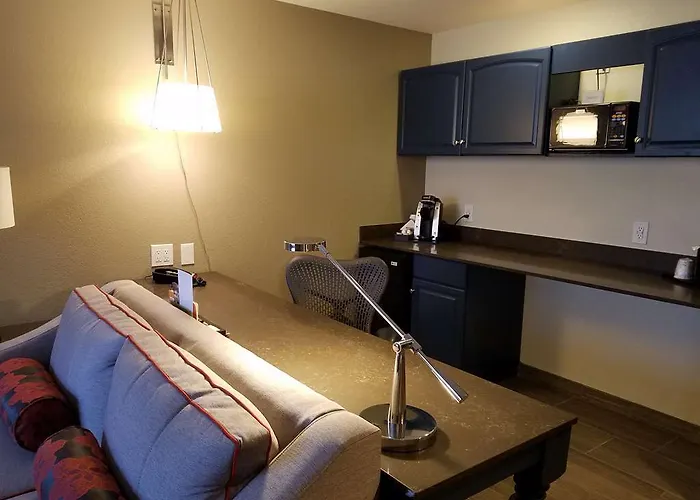 Hilton Garden Airport